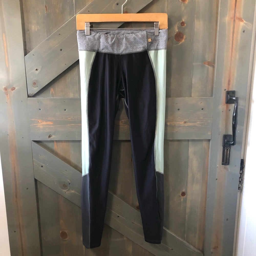 Maaji Work Out Leggings Size Large